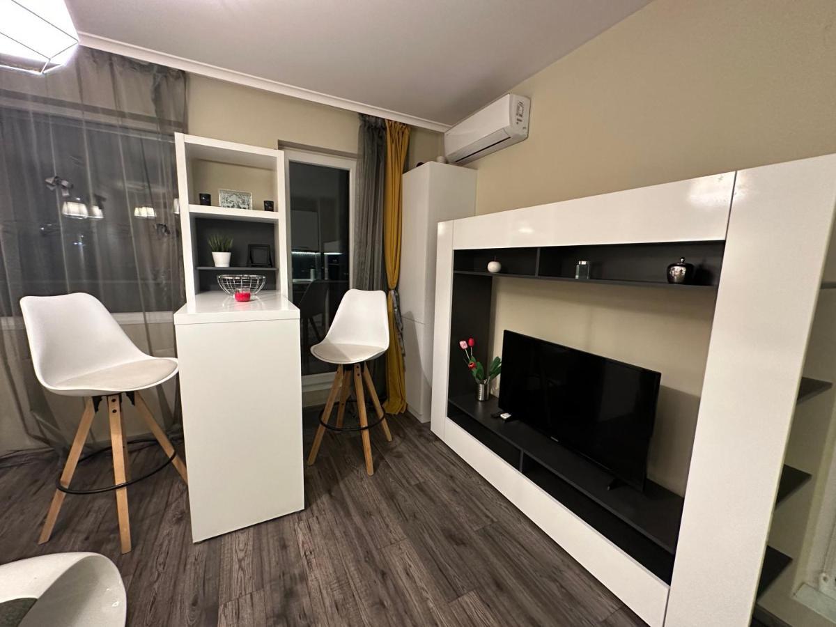 Uni Time Apartment By Lmg Szófia Kültér fotó