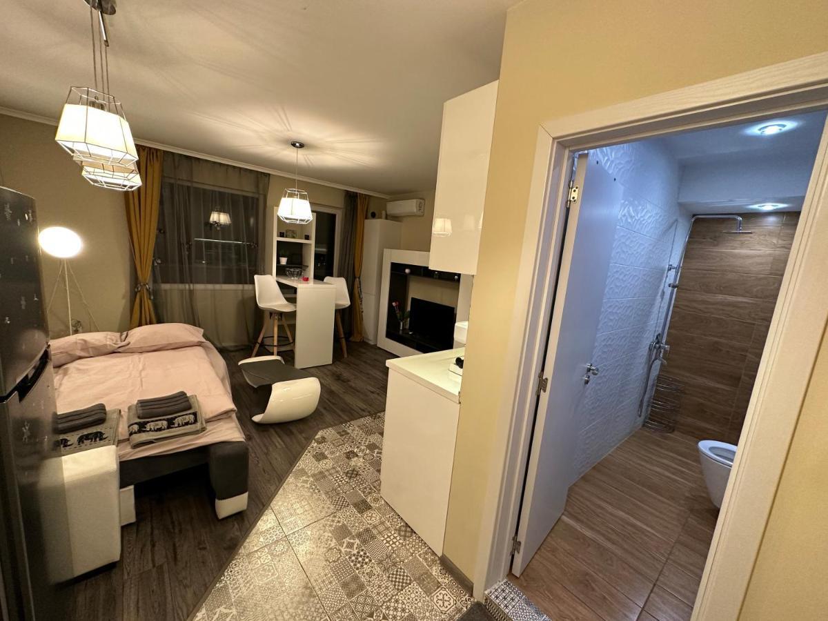 Uni Time Apartment By Lmg Szófia Kültér fotó