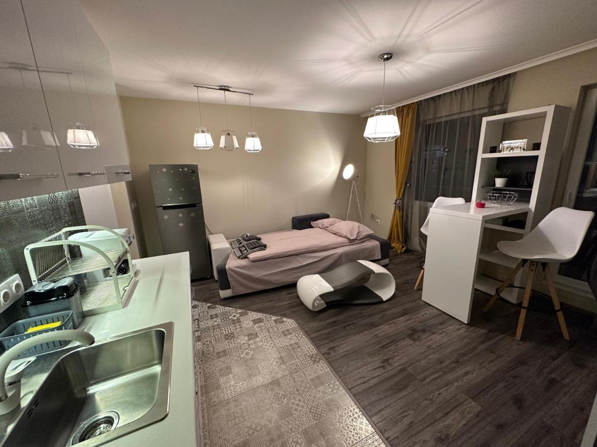 Uni Time Apartment By Lmg Szófia Kültér fotó